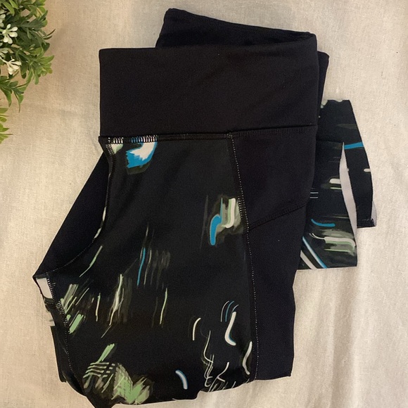 Under Armour Speed pocket Run Crop Women’s Size M Compression Tights, Workout - Picture 5 of 5